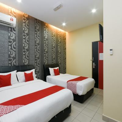 Suite Triple Bebas Rokok Kupon OYO 89301 YS Inn