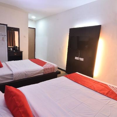 Bilik Kembar Mewah Kupon OYO 43960 Laksamana Executive & Boutique Hotel