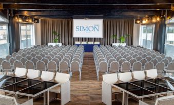 Simon Hotel