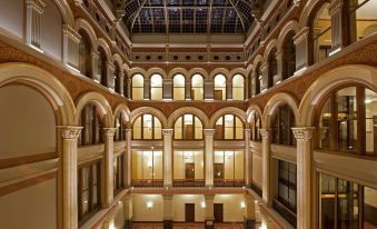 Hilton Garden Inn Milwaukee Downtown - Housity