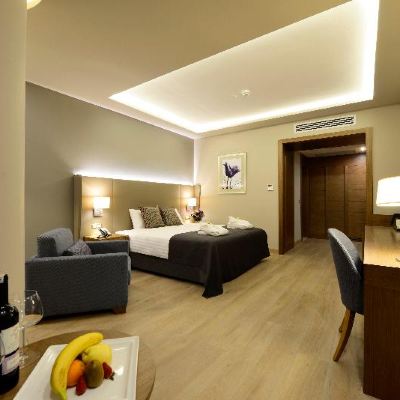 Premium King Room City View with Single Sofa Bed Non smoking