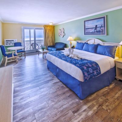 Standard Room, 1 King Bed, Balcony, Oceanfront (1st Floor )