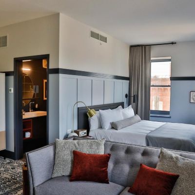 Premium King Room Lora Promo Code
