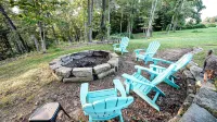 Farmhouse by the Lake with FAST Fiber Internet + Washer/Dryer!