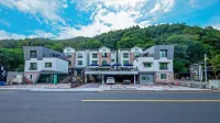 Namwon Jirisan Snake Temple Pension