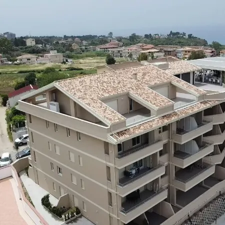 Middle Town Palace
