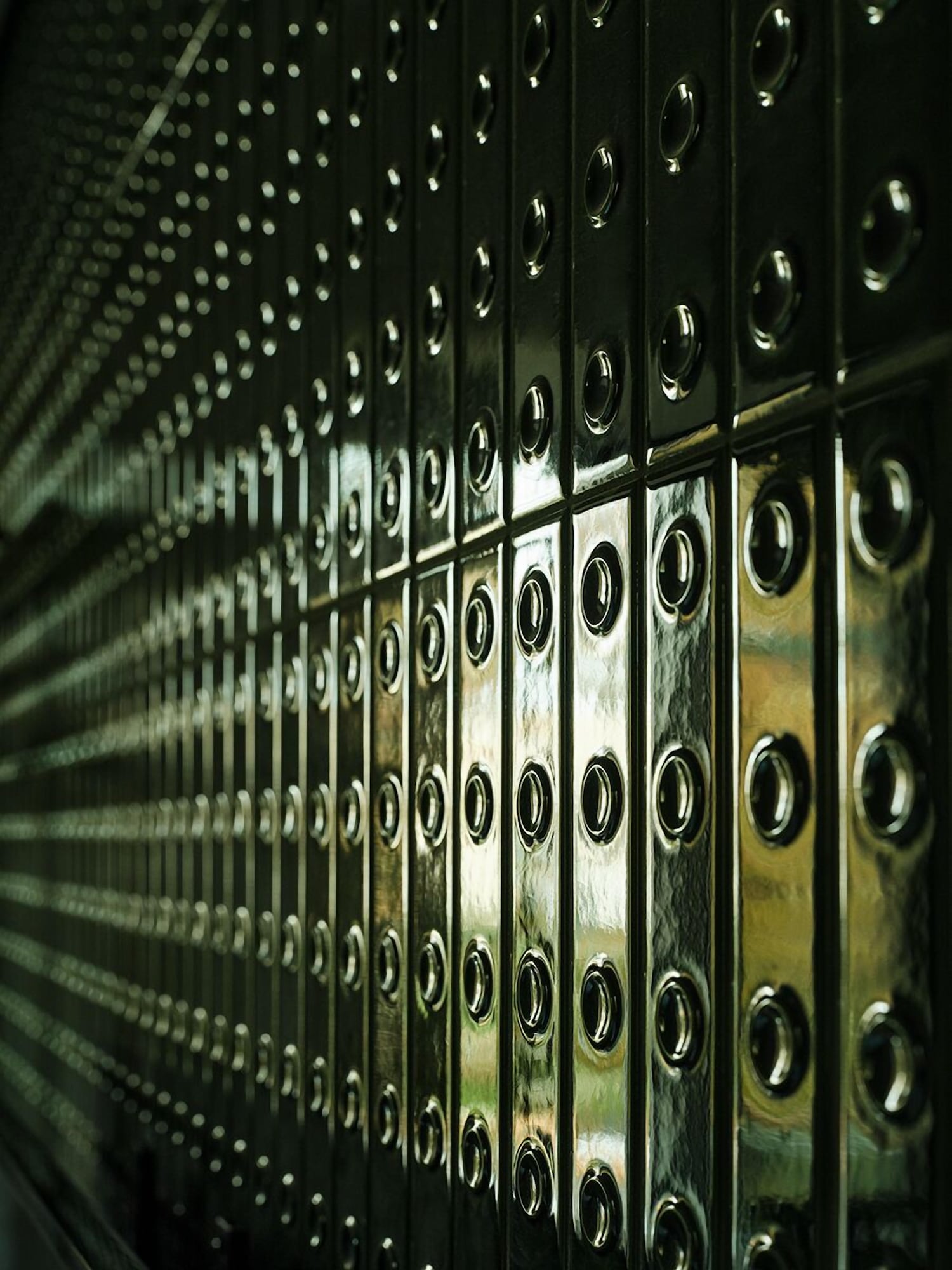 带阳台和城市景观的优质房