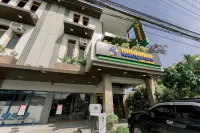 Madonna Hometel and Suites New Pandan  호텔