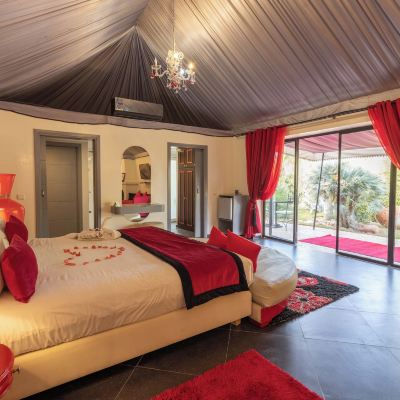 La Warhole Eden Lodges Promo Code