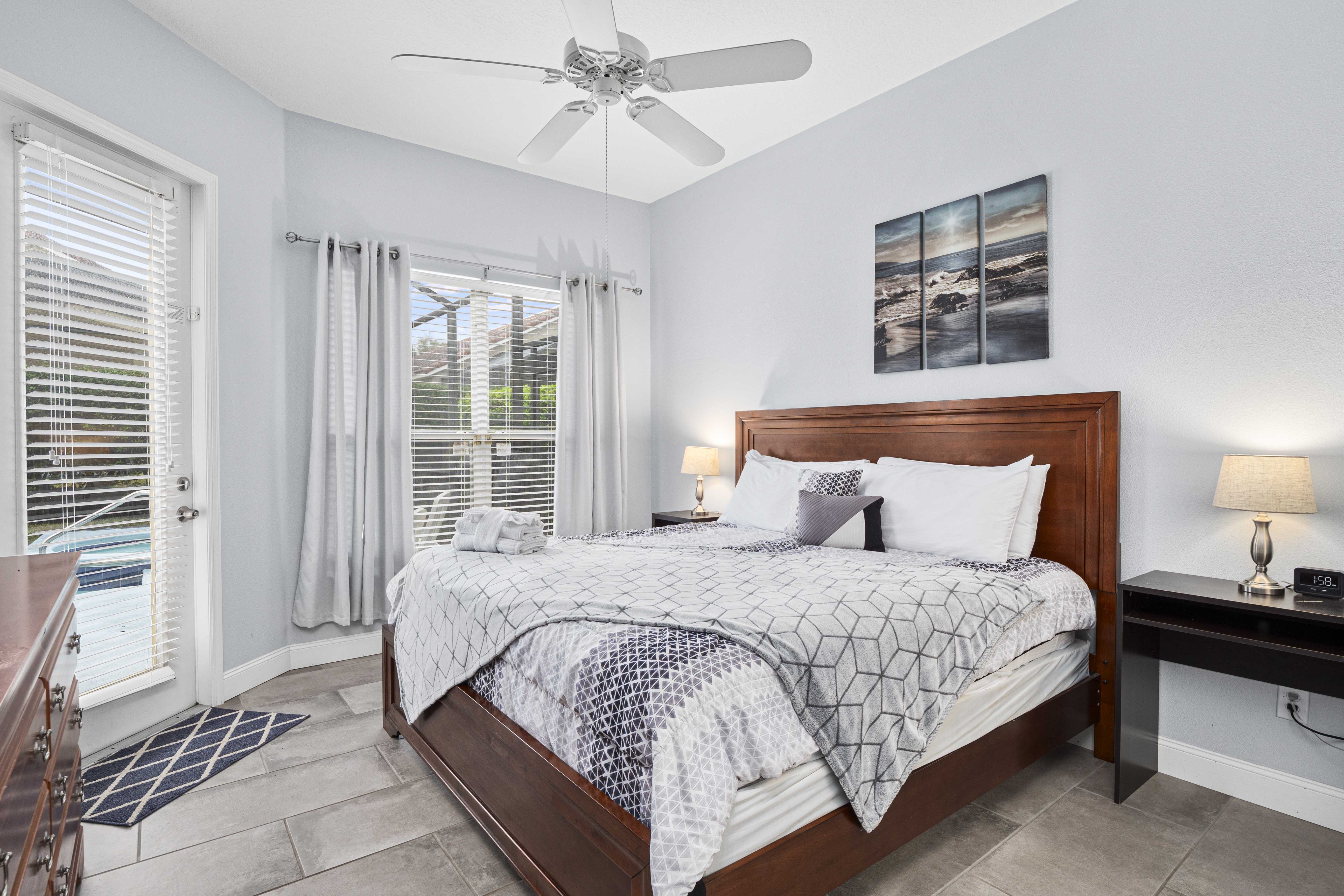 迷人的游泳池和水疗中心以及宽敞的生活空间-精致的别墅避风港