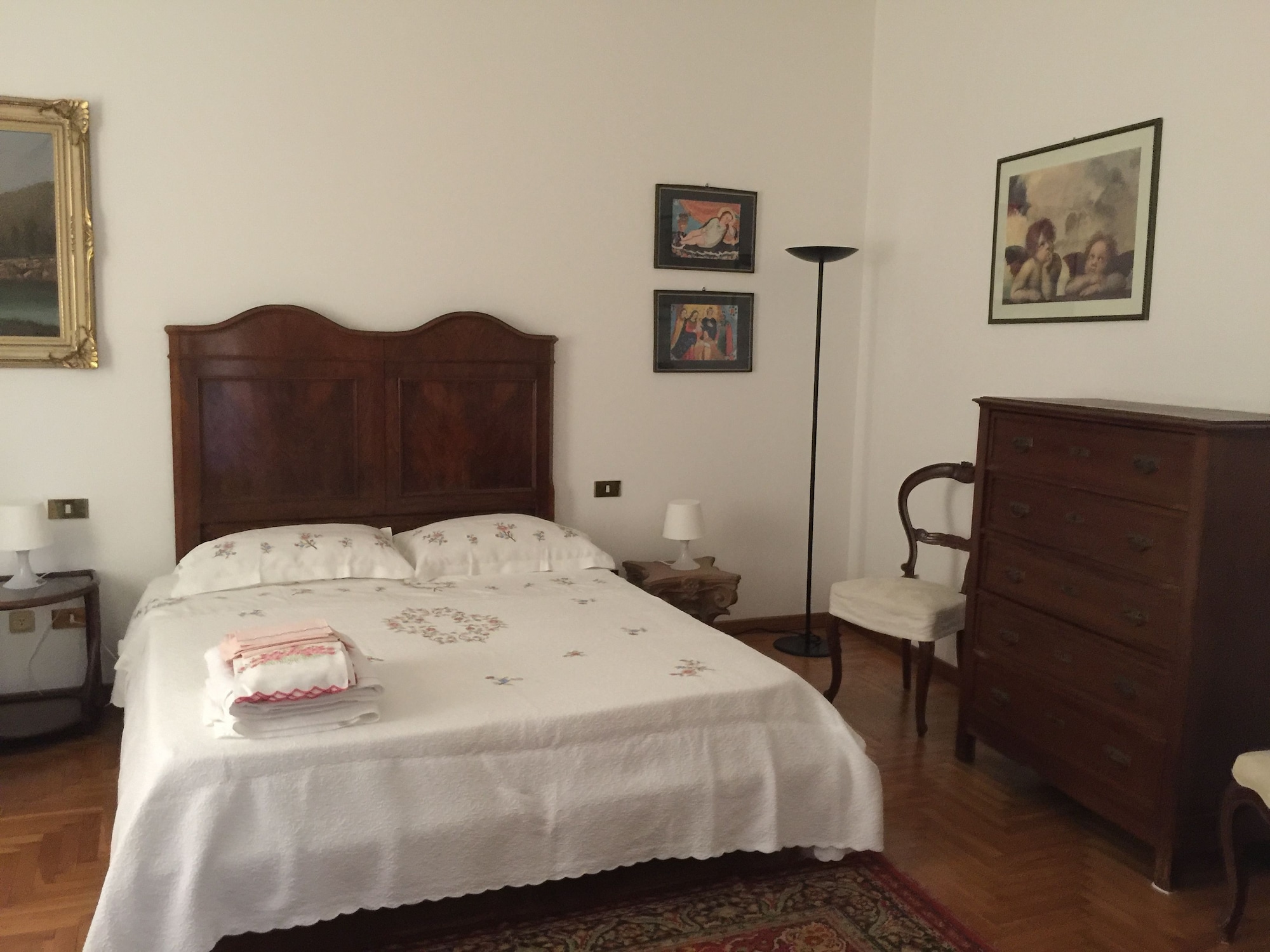 豪华大床套房 - 带私人浴室