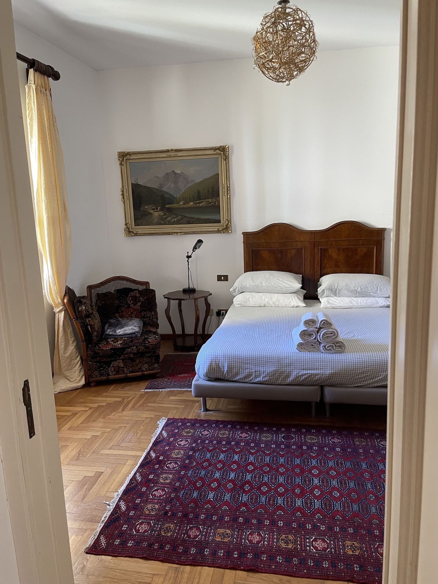 豪华大床套房 - 带私人浴室