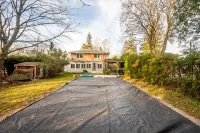 Globalstay. Cozy 4 Bedroom House Hotele w: 