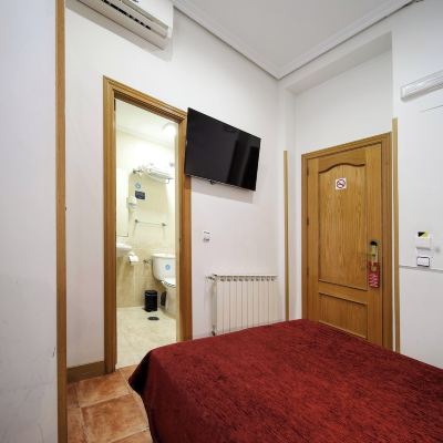 Economy Double Room, 1 Double Bed, Courtyard View (Interior) Hostal Las Fuentes Promo Code
