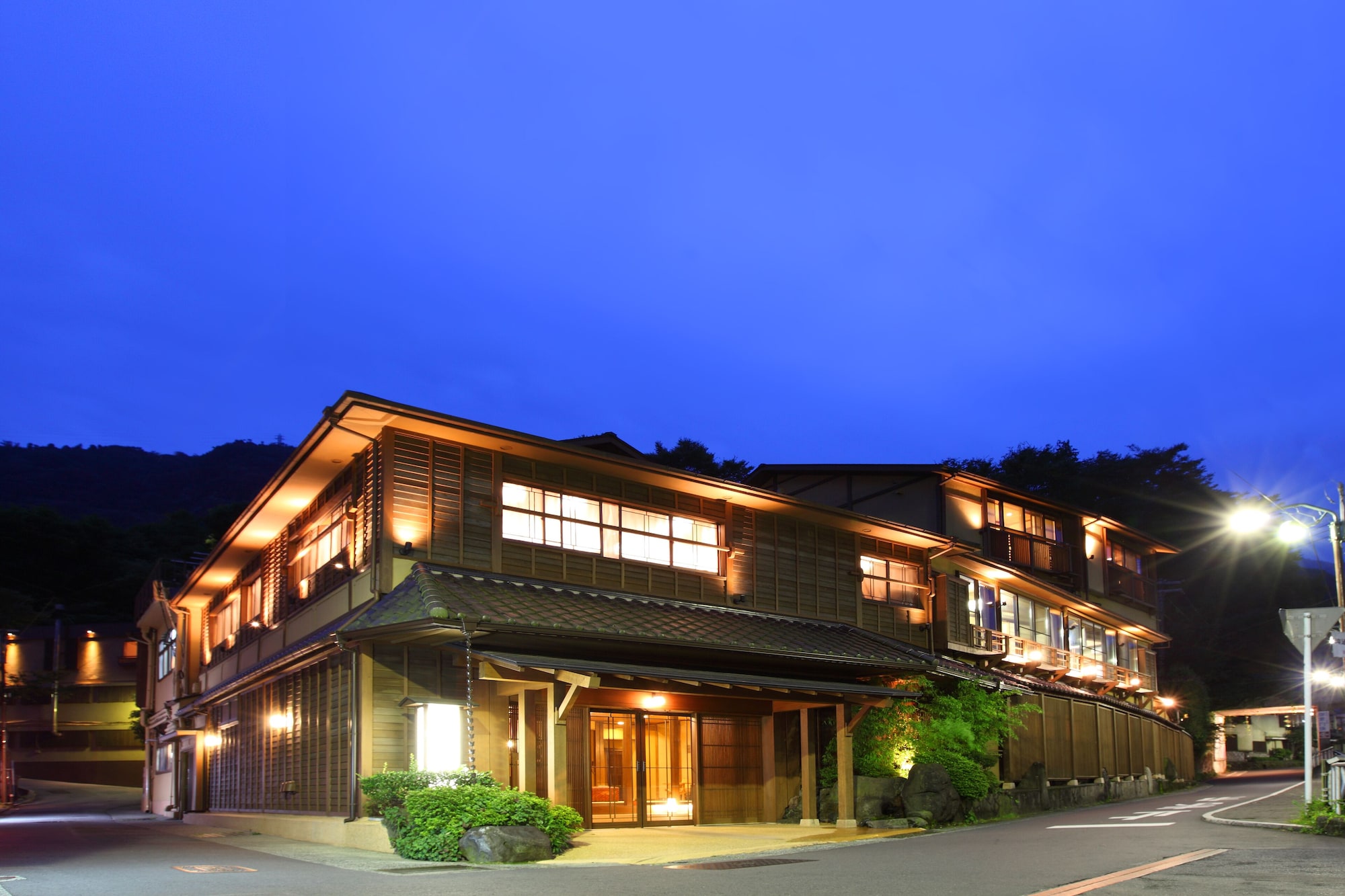箱根 弥栄 館