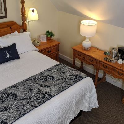 Second Floor Non-Waterfront, Queen (Stairs Required For Access) Inlet Inn NC Promo Code
