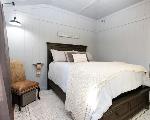 Cozy Cabin on the Creek with WiFi and AC in Delightful Belton ベルトンのホテル