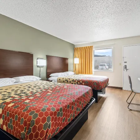 Bend Inn & Suites