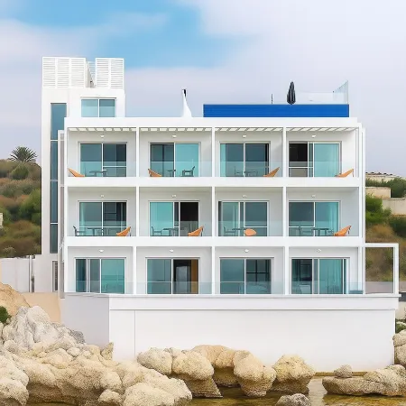 SeaRock Suites