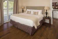 On the River Inn Hotel a 