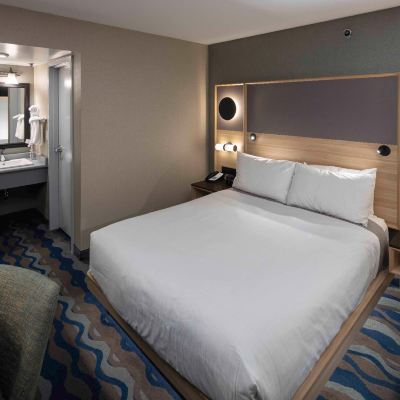 Junior Suite Accent Inns Victoria Promo Code