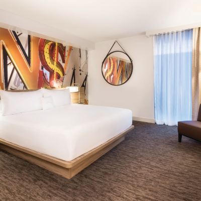 一室套房，特大床，無煙 林尼克娛樂場體驗飯店優惠