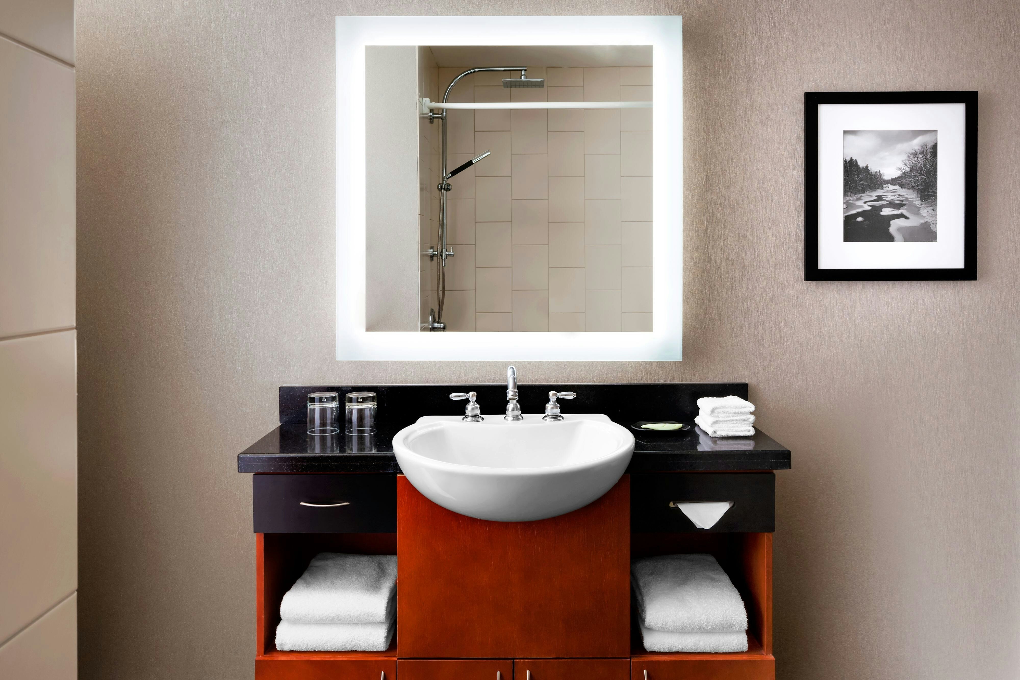 Le Westin TremblantTraditional, Guest Room, 2 Queen, Fireplace