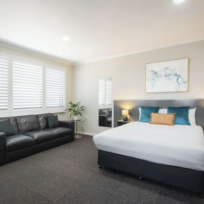 Superior Queen Room With Kitchen Central Deborah Motel Promo Code