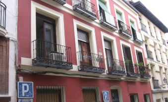 Paseo del Prado Apartment by Allô Housing