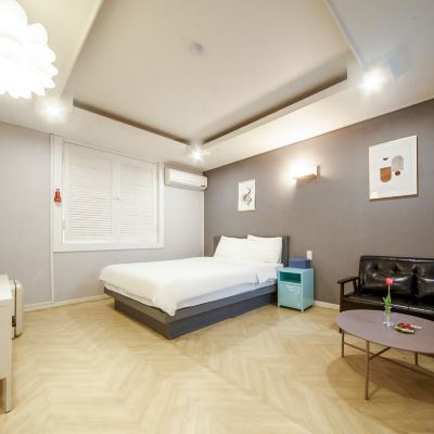 디럭스룸 (금연) Jeonju Deokjindong Moment 708 쿠폰