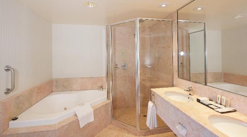 高楼层海景特大床房