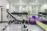 弗雷德裏克頓智選假日套房酒店