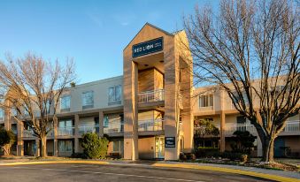 Red Lion Inn & Suites Fayetteville at Cross Creek Mall