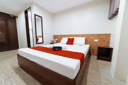 RedDoorz @ Travelers Inn Bajada Davao