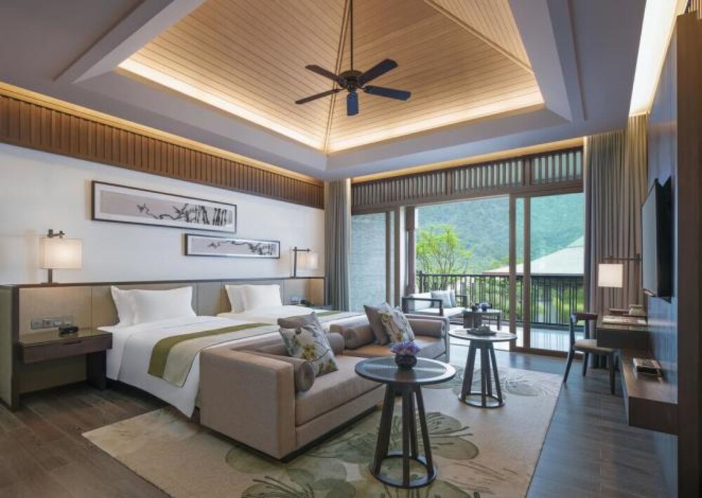 至尊豪华园景双床房