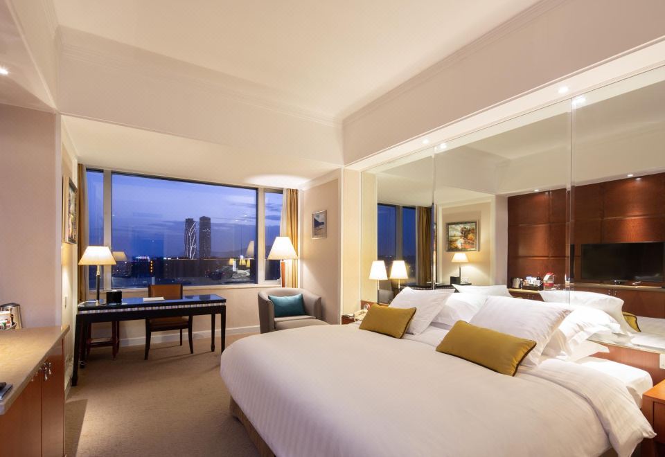 豪華大床房「辦公配套區域+高樓層」