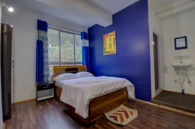Aura Homes Hotele w: 