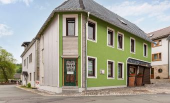 Lovely Apartment in Stützerbach Near Forest - Housity