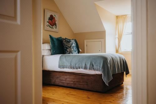 双人或双床房享有园景