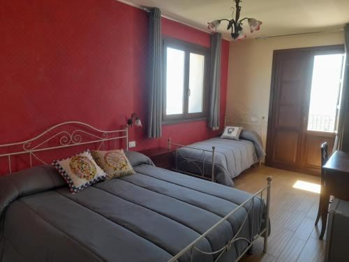 带阳台和海景的豪华双人房