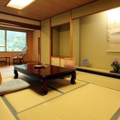 [Standard Room]Main Building Room 12 Tatami ■Wi-Fi Equipped■ [Japanese Room] [Non-Smoking] [Mountain View] 風雅の宿 長生館 クーポン