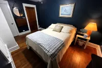 Private 3-Bdrm Unit. Historic Home, Downtown Sandusky. Family friendly!