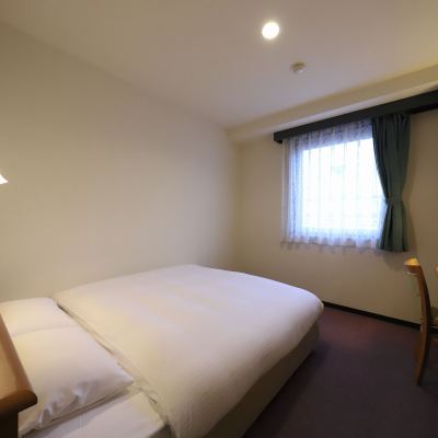 ダブルルーム喫煙 スマイルホテル高岡駅前 クーポン