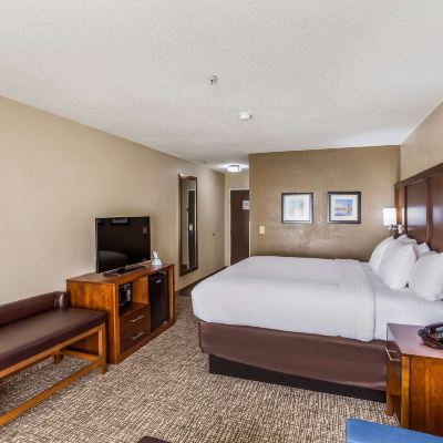 King Room With Accessible Roll In Shower-Non-Smoking Comfort Inn Promo Code