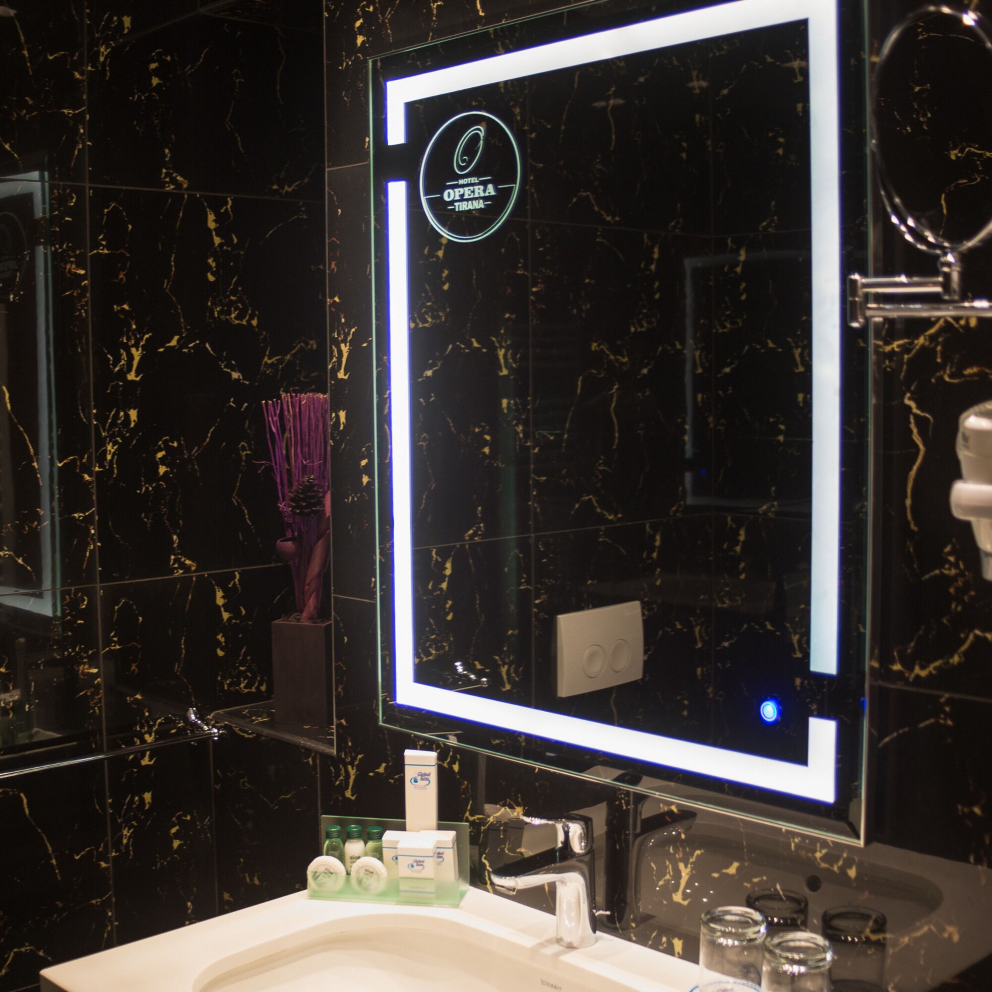 豪华双人间（1张特大床）