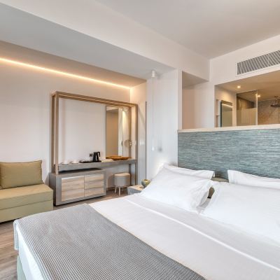 Deluxe Triple Room with City View Las Hotel & Spa Promo Code
