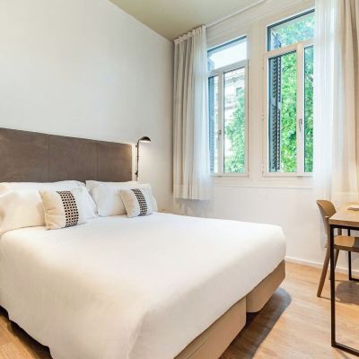 Deluxe Two-Bedroom Apartment Aspasios Rambla Catalunya Suites Promo Code
