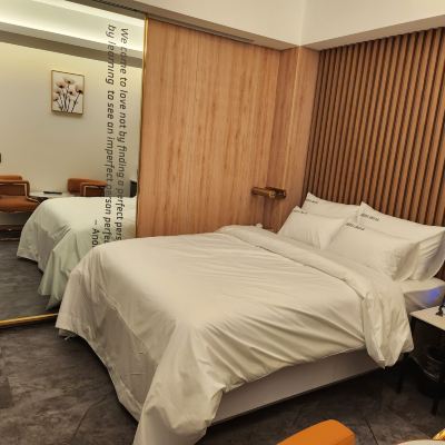 Business Double Room, Non Smoking, Housekeeping 호텔 프라하 쿠폰