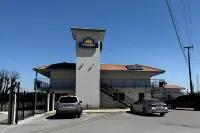 Days Inn by Wyndham Bakersfield
