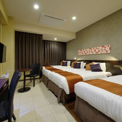 メインタワーパーシャルハリウッドツイン エキストラベッド付き COMMUNITY&SPA 那覇セントラルホテル クーポン